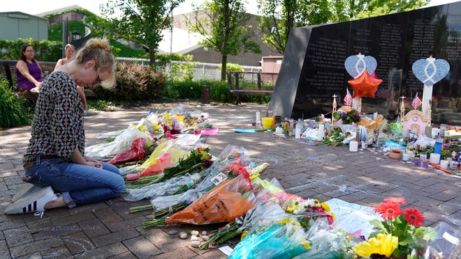 1657337557 688 Los funerales de las victimas del tiroteo en Highland Park
