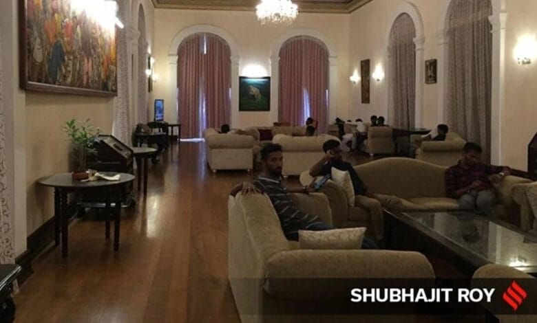 Batallas callejeras en Colombo después de que Gotabaya huye en plena noche