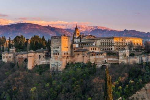Palacio árabe Alhambra en Granada, España