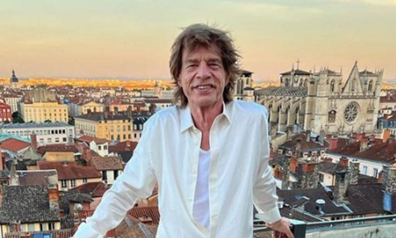 1658592401 Rolling Stones Mick Jagger se invita a si mismo a