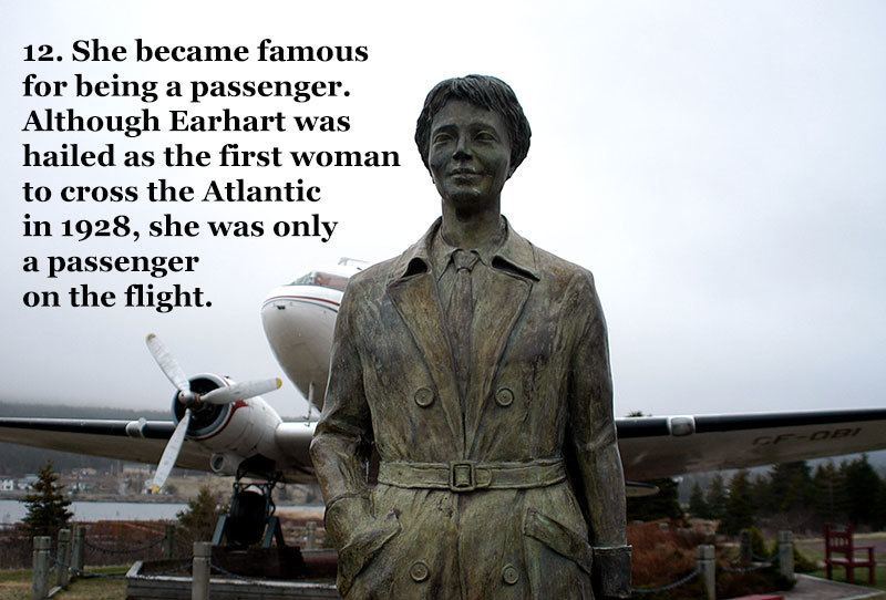 Estatua del piloto Earhart