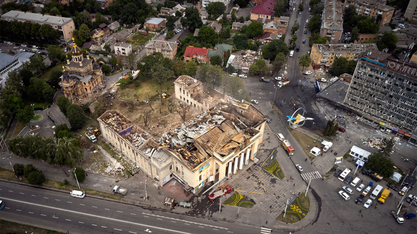 
					
					La plaza en Vinnytsia después del ataque aéreo ruso del jueves.  presidente.gov.ua				