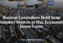 Legisladores rusos celebran sesion de verano mientras se avecinan problemas
