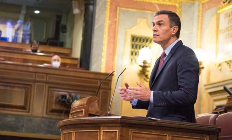 Pedro Sanchez anuncia sorpresivos impuestos sobre las ganancias extraordinarias a