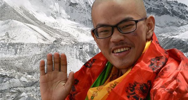 Hombre que sobrevivió con sal y agua es rescatado del Himalaya después de 47 días