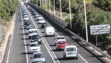 Los retrasos en la nueva autovia de la concurrida carretera