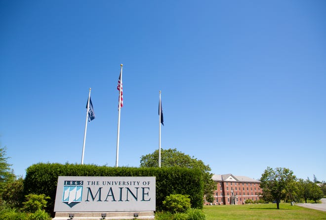 La inscripción en el campus de ladrillo rojo de la Universidad de Maine ha aumentado a pesar de una disminución de 10 años en el número de graduados de secundaria en el estado.