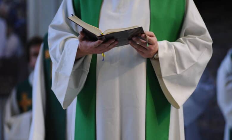 Para evitar pagar a las víctimas de abuso sexual, la Iglesia católica afirma que "consintieron"