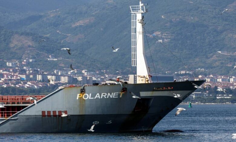 Turquía dice que la guardia costera griega dispara contra un carguero en el Egeo