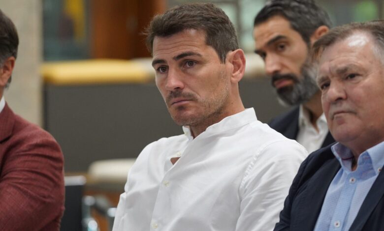 El ex portero de Espana Iker Casillas guarda silencio sobre