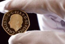 The Royal Mint comienza la producción de la primera moneda en circulación con el rey Carlos III