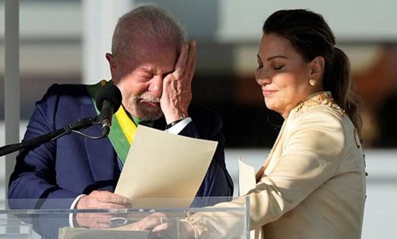 Luiz Inácio Lula da Silva de Brasil jura como presidente y promete rendición de cuentas y reconstrucción