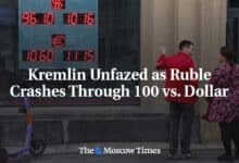1692061718 El rublo cae por debajo de 100 por dolar el