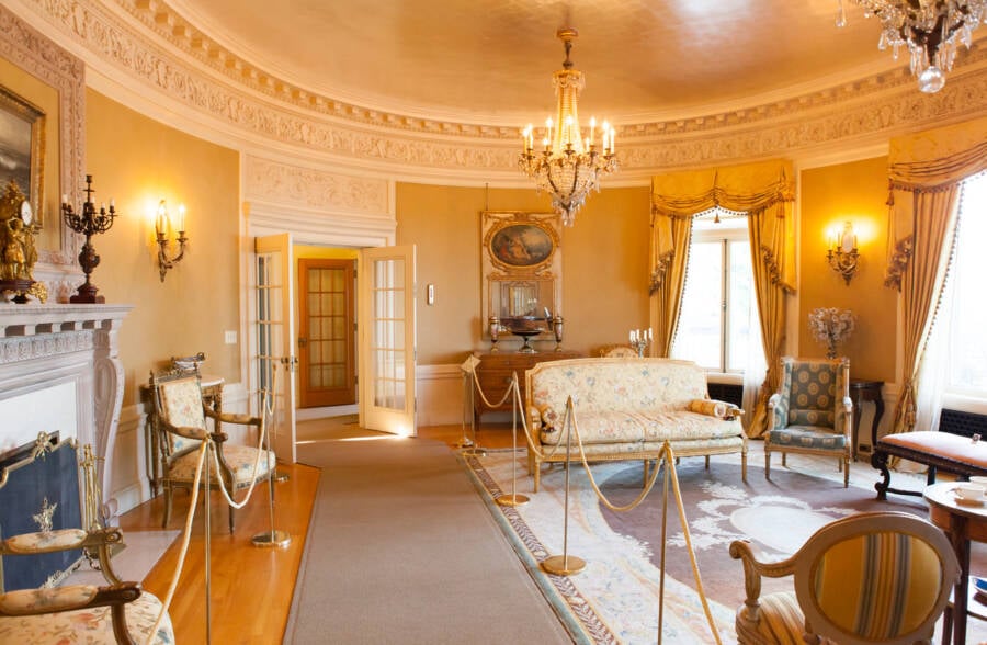 Dentro de la legendaria finca encantada de Portland, Pittock Mansion 4 Sala de música de la casa Pittock