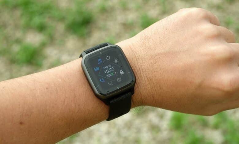 Ahorre un 20% en el elegante reloj deportivo Garmin Venu Sq 2 en Amazon 1 garmin venu sq 2 being tested by contributor Andrew Williams