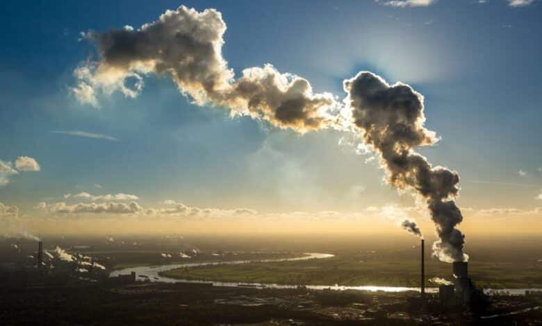 El calentamiento global supera el umbral clave "inevitable" a medida que las emisiones de carbono alcanzan niveles récord 1 Kraftwerk Duisburg-Walsum, a coal plant near Germany