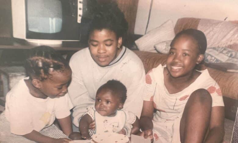 Thandiswa Mazwai comparte recuerdos de sus hermanos y habla sobre su infancia difícil