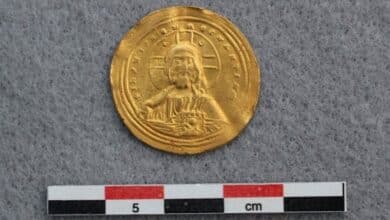 Un detector de metales noruego encuentra una moneda de oro bizantina con la "cara de Jesús"