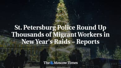 La policia de San Petersburgo arresta a miles de trabajadores