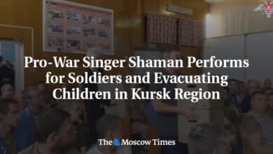 El cantante belicista Shaman actúa para soldados y niños evacuados en la región de Kursk 3 El cantante belicista Shaman actua para soldados y ninos evacuados