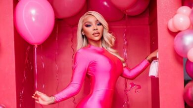 Faith Nketsi luce espectacular con un traje estilo Barbie
