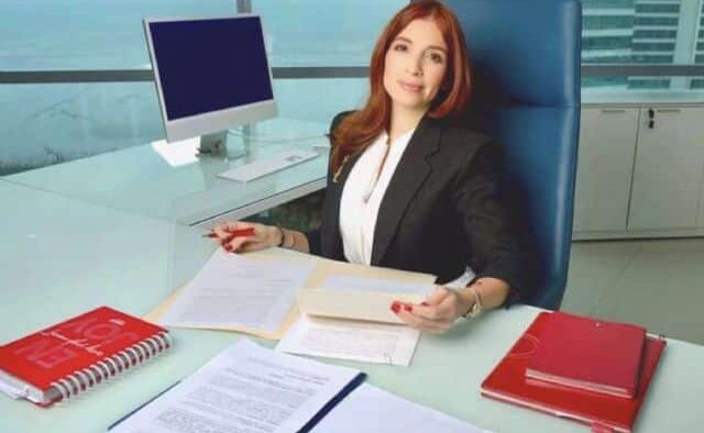 Odila Castillo Liderando el Derecho Administrativo en Panamá