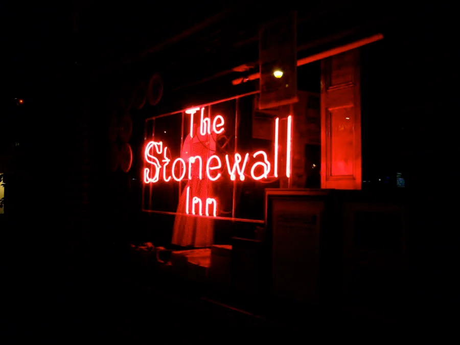 signo de disturbios de Stonewall
