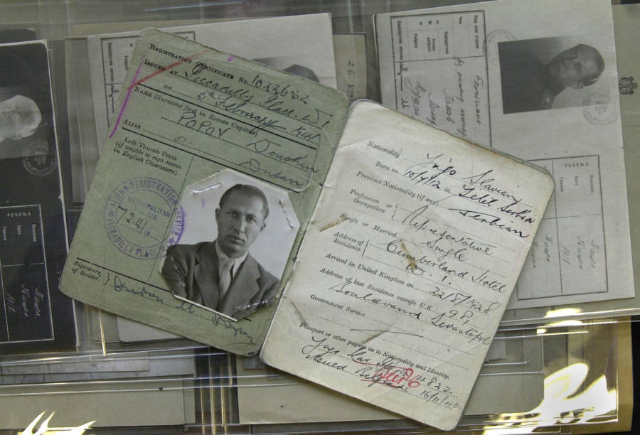 Certificado de registro de Dusko Popov.