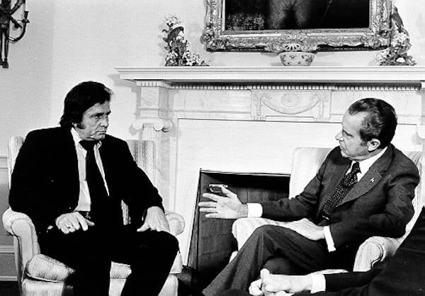 Johnny Cash conoce a Richard Nixon