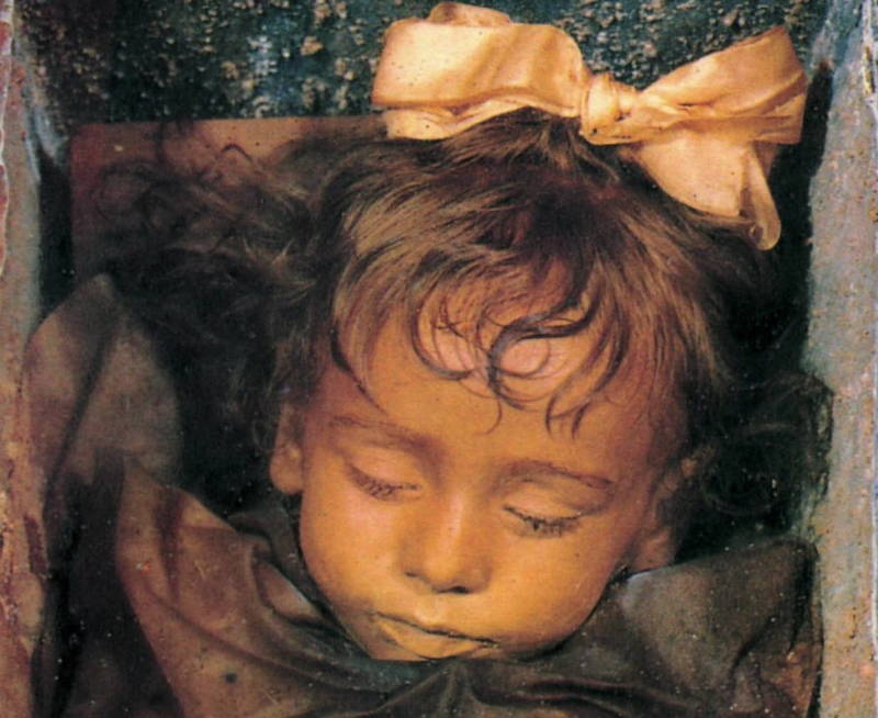 Rosalía Lombardo, la misteriosa momia que "abrió los ojos" 3 Momia de Rosalía Lombardo