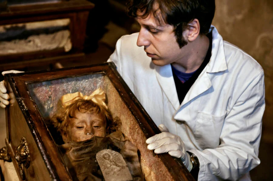 Rosalía Lombardo, la misteriosa momia que "abrió los ojos" 2 Dario Piombino Mascari