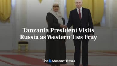 El presidente de Tanzania visita Rusia en medio de tensiones