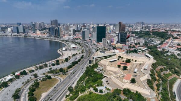 Angola se está convirtiendo en una de las puertas de entrada más importantes de África a la región de Asia y el Pacífico. 1 Angola Is Emerging as One of Africa’s Most Important Gateways to the Asia-Pacific
