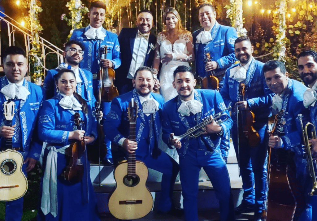 serenatas y celebraciones personalizadas en Bogota grupito e1788126799148