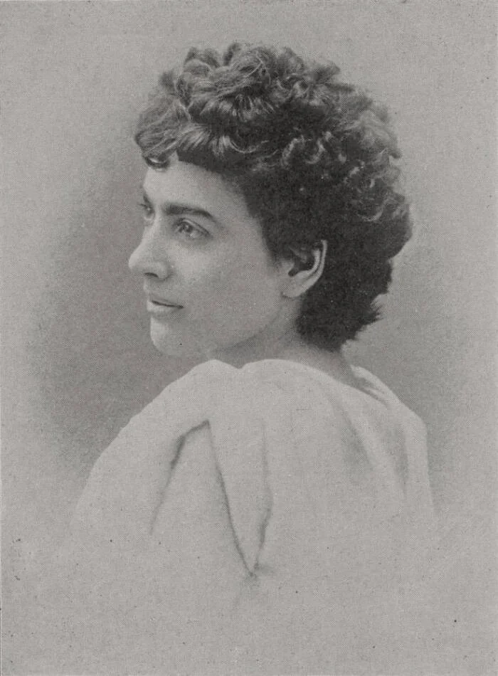 Lizzie Magee