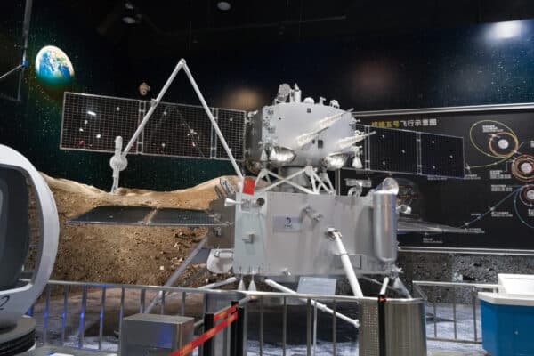 China pospone la misión de exploración lunar Chang'e-7. ¿Qué significa esto para su programa espacial? – 1 China Postponed Its Chang’e 7 Lunar Mission. What Does That Mean for Its Space Program?