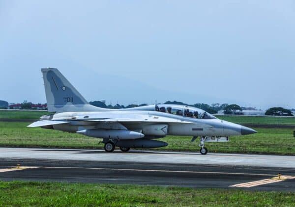 Elección de decisión sobre el jet rápido de la Royal Brunei Air Force – 1 Options for the Royal Brunei Air Force’s Fast-jet Decision