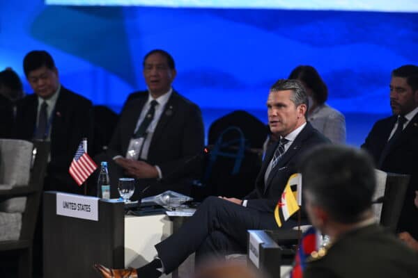 Heggs busca asegurar al Sudeste Asiático el compromiso de seguridad de Estados Unidos con la región - 1 Hegseth Seeks to Reassure Southeast Asia of US Security Commitment to the Region