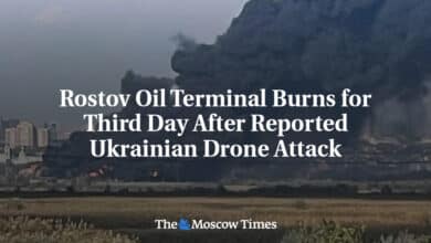 Terminal petrolera de Rostov incendiada por tercer dia despues del